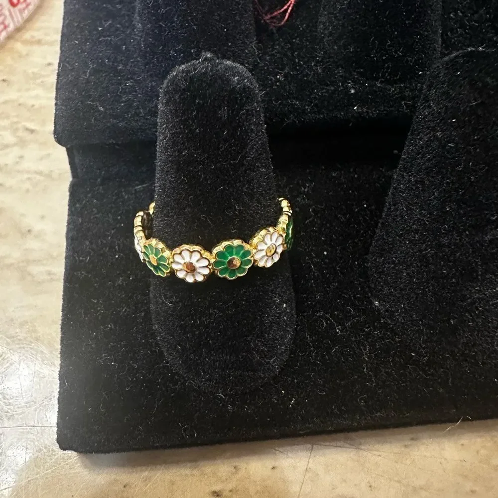 Floral Green and Gold Ring - Picture 2 of 4